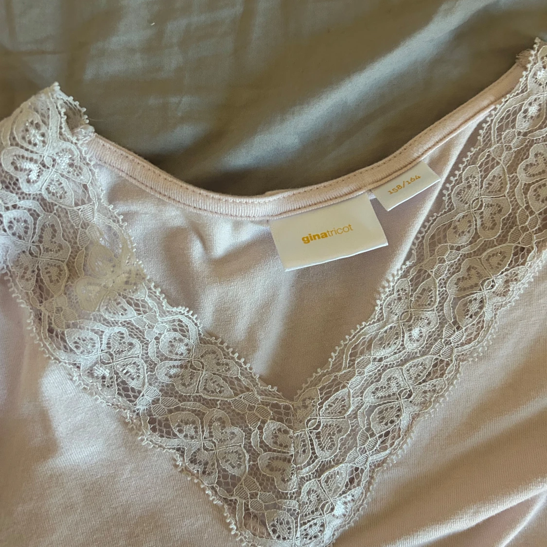 Ljusrosa långärmad topp med spets - 1