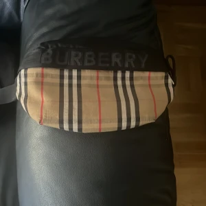 Burberry midjeväska - Fin och perfekt nu när det är lite varmt
