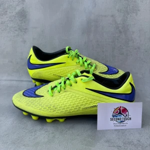 Nike mercurial - • Nike Hypervenom Phelon II FG  • Storlek 📏 42 • Underlag ⚽ FG • Skick ✅ Mycket bra skick – minimalt använda, ovandel i fint skick • Pris 💰 Ej hugget i sten – kom med bud! • Frågor? ❓ Tveka inte att höra av dig! 