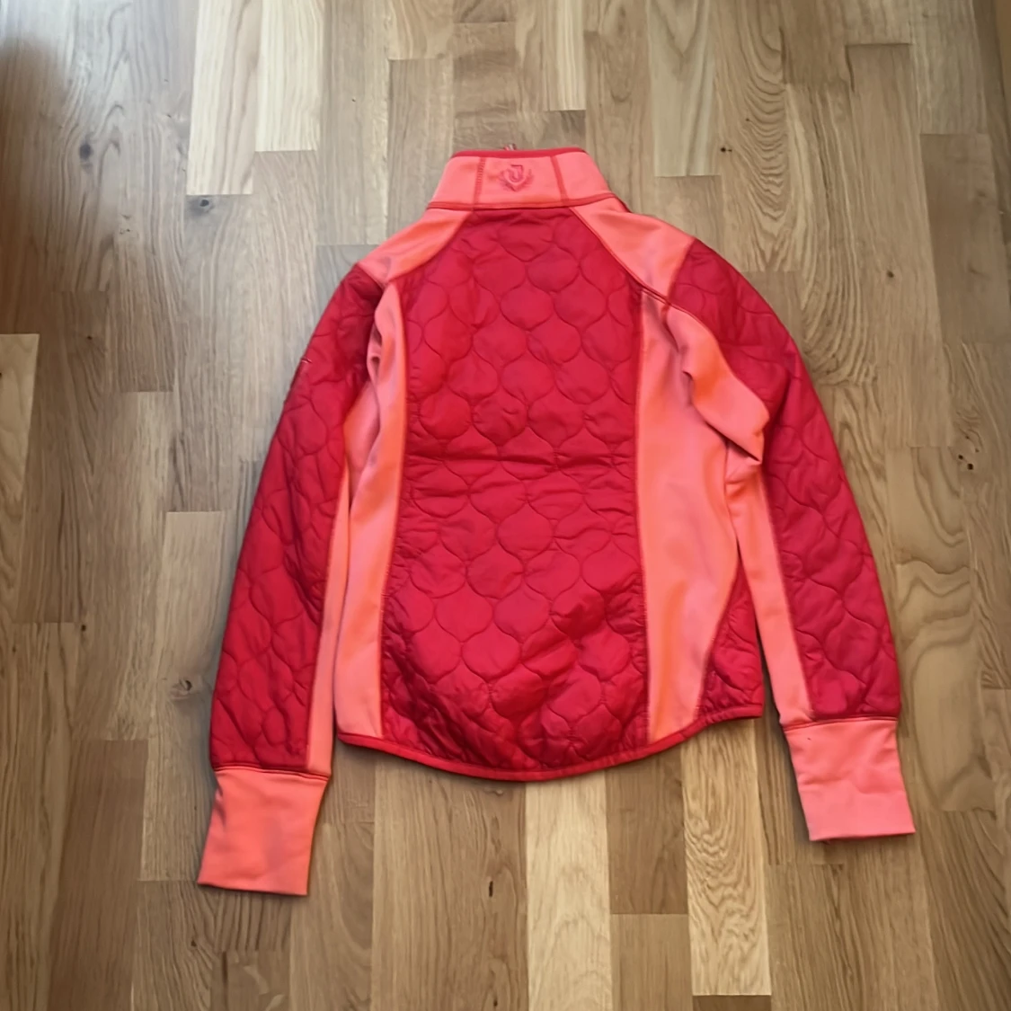 Röd quiltad jacka från Jacson - 1