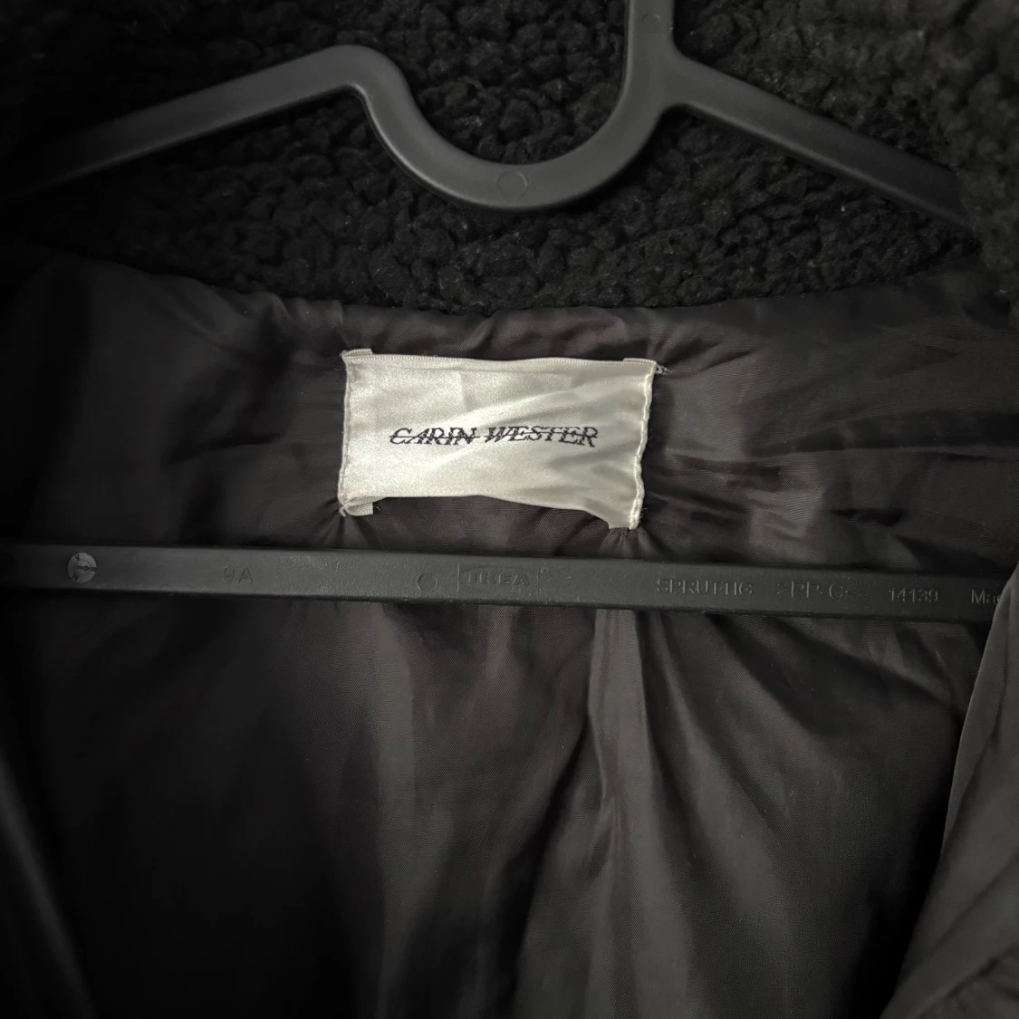 Svart teddyjacka från Carin Wester - 2