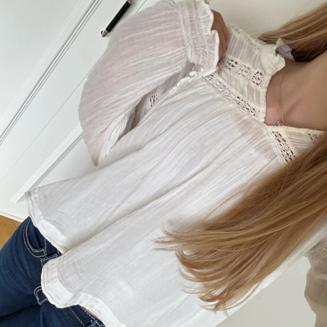 Söt vit långärmad blus  - 1