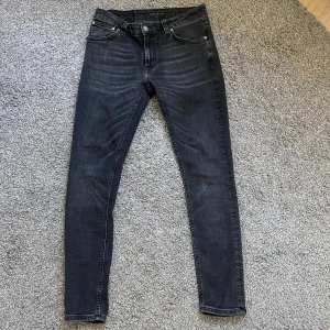 Nudie jeans - Säljer ett par riktigt feta Nudie jeans i modellen from Tim. De är nästan nya och är i storlek 30-30. Pris kan diskuteras vi snabb affär ✅ Skriv gärna vid funderingar 👍