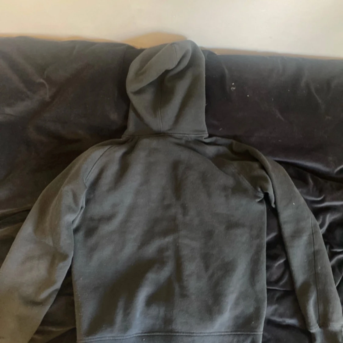 Svart hoodie med dragkedja från Equipe Sports - 3