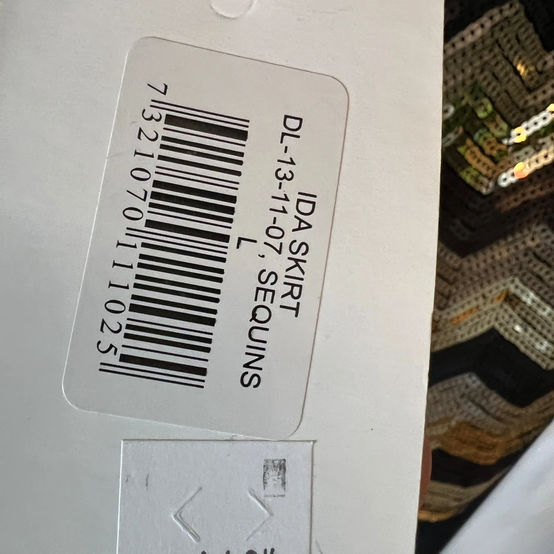 Paljettkjol med zigzag-mönster från Dry Lake - 1