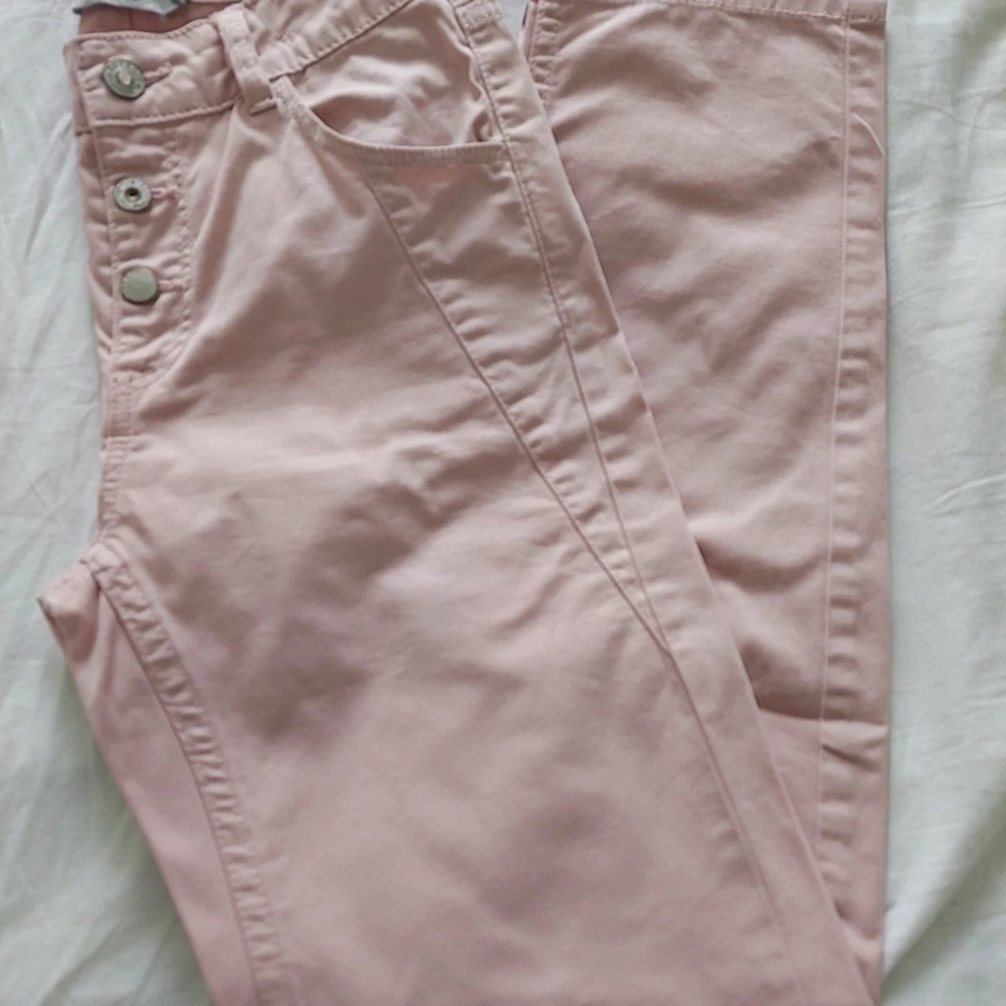 Rosa byxor med knappar, storlek 11-12 år  - 2
