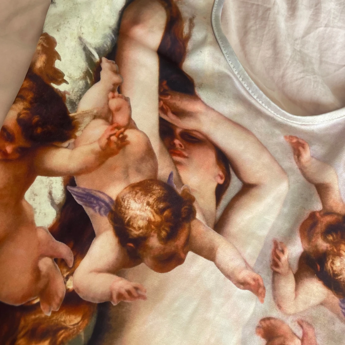 Klänning med änglamotiv - 1