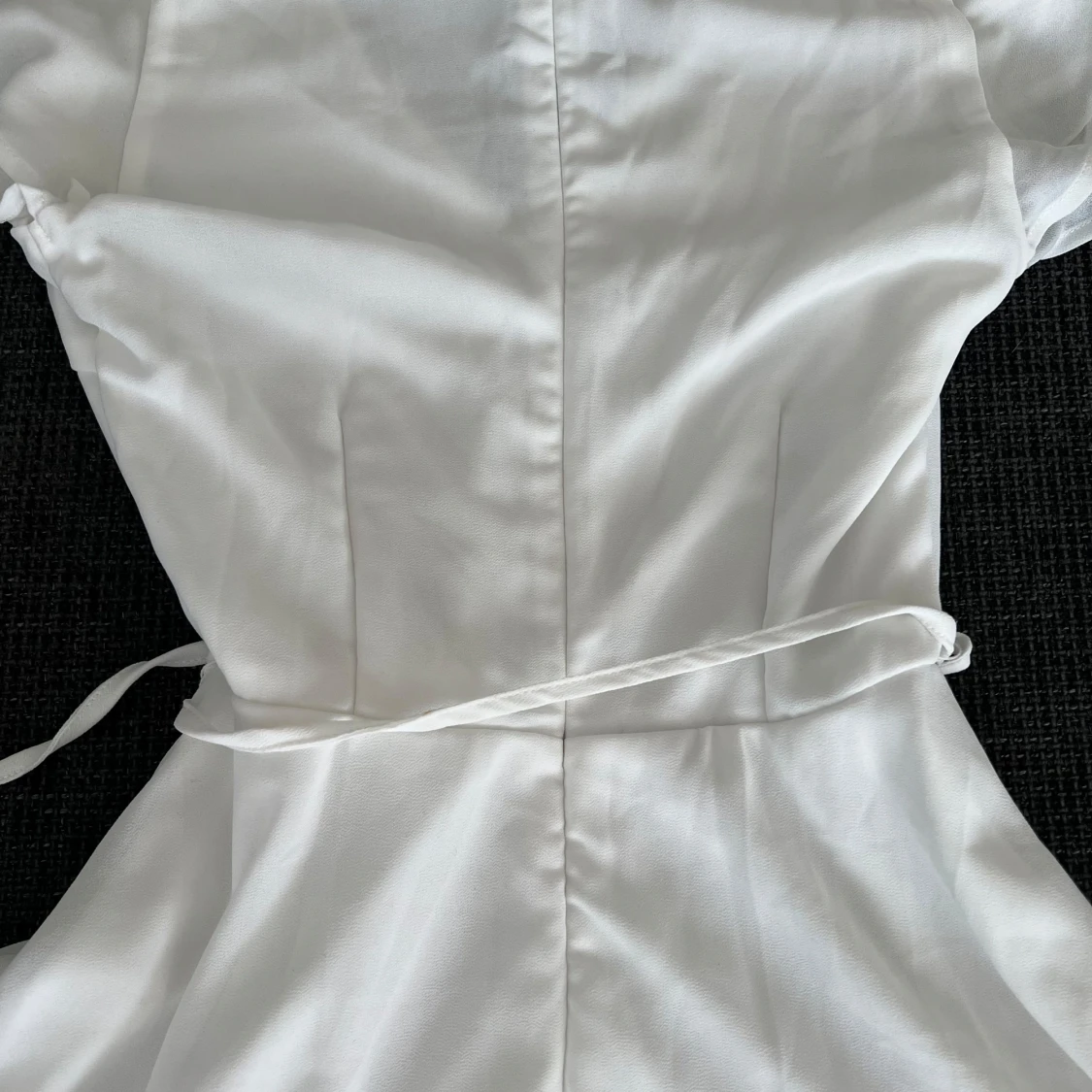 Vit omlottklänning med volangärmar/ studentklänning - 2