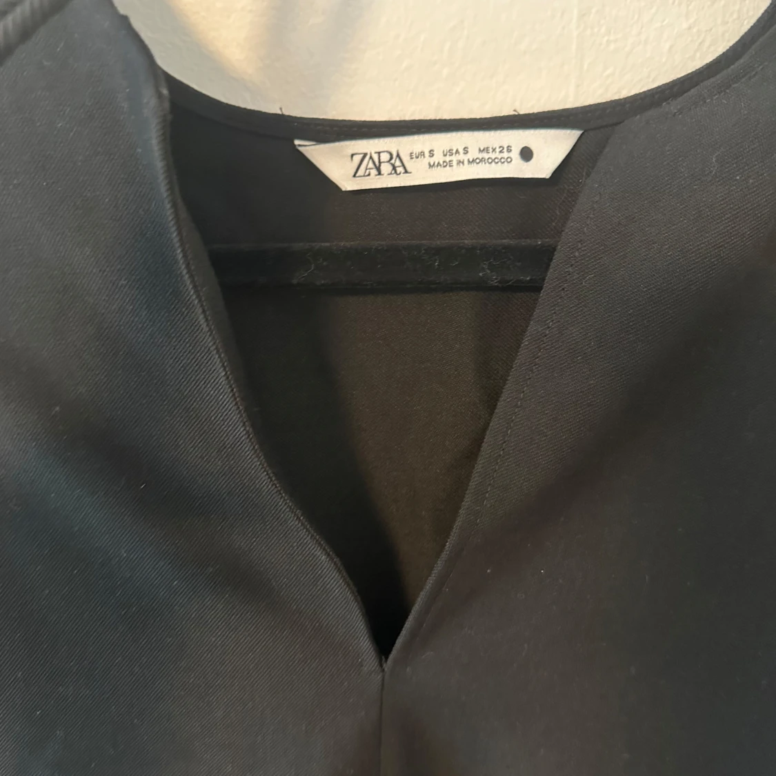Svart kavaj med knyt från Zara - 2