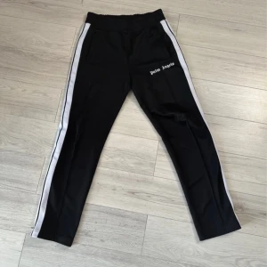  Palm Angels byxor - Svarta byxor från Palm angels