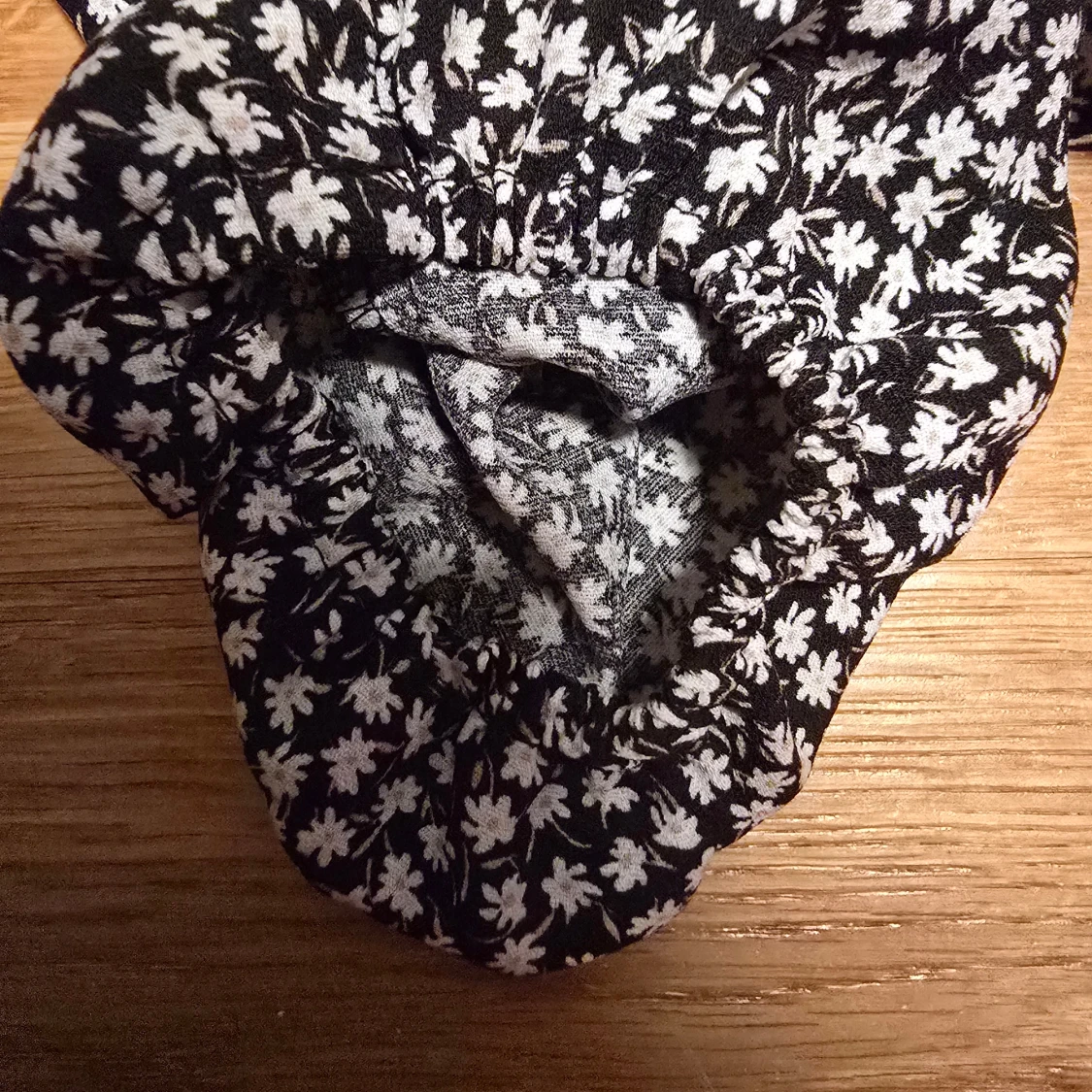 Svart blommig topp från H&M - 2