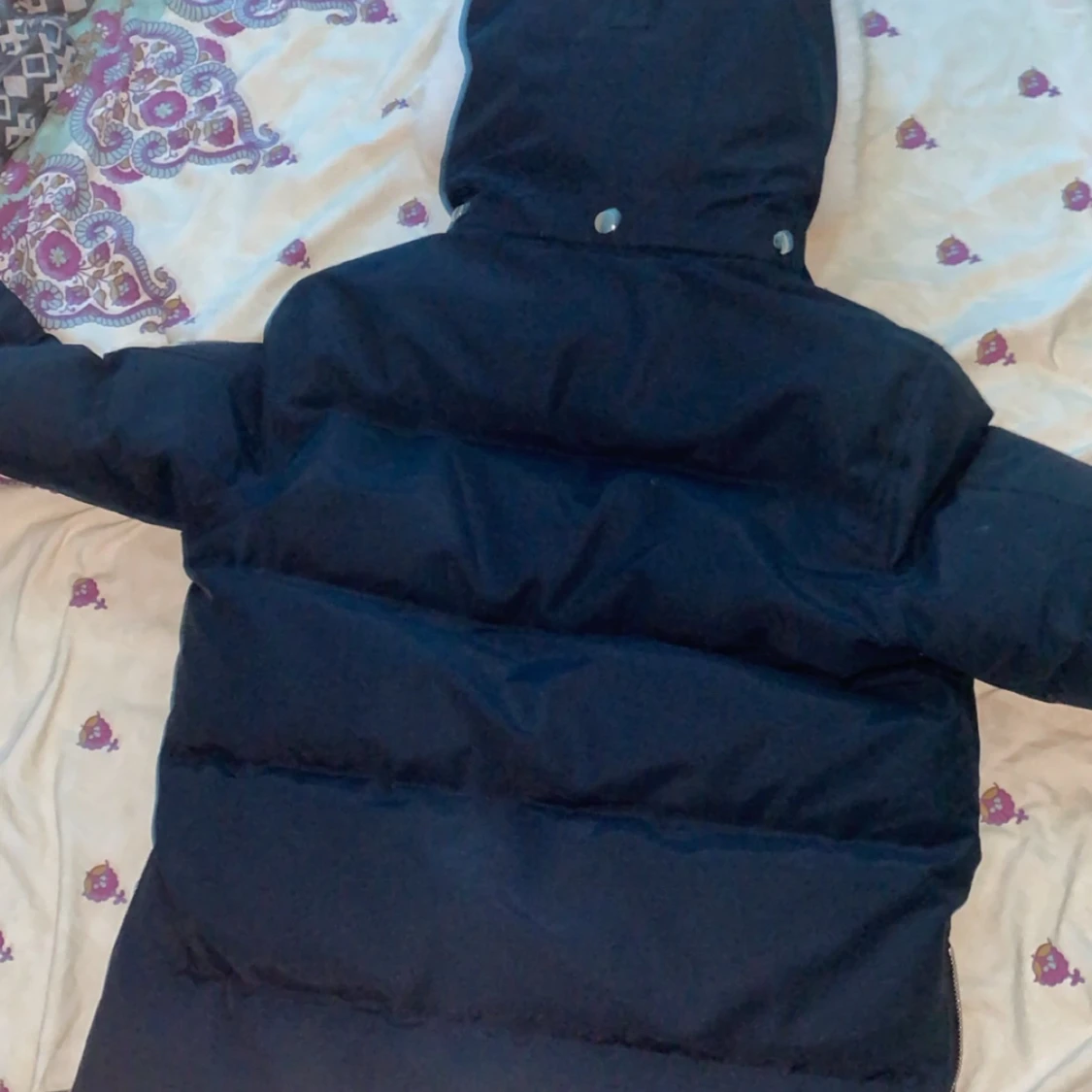 Svart dunväst med huva från Moose Knuckles - 3