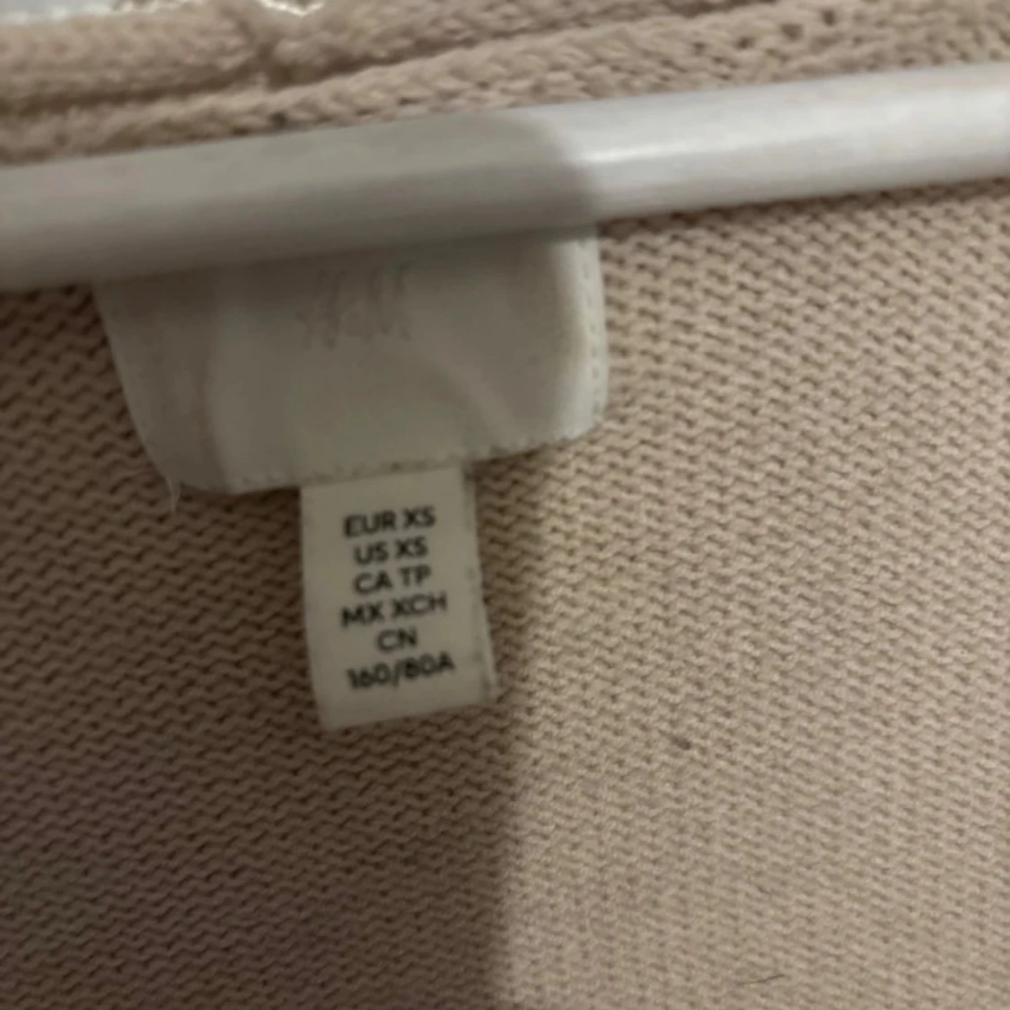 Beige stickad v-ringad tröja H&M XS - 3