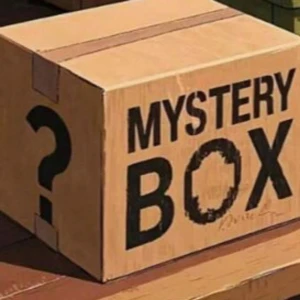 Mystery Box - En mystisk box med okänt innehåll! Perfekt för dig som gillar överraskningar och spänning. Vad som finns inuti är en hemlighet tills du öppnar den – vågar du ta reda på det?
