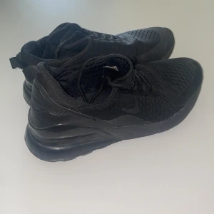 Svarta Nike Air Max 270 sneakers - Från Nike 
