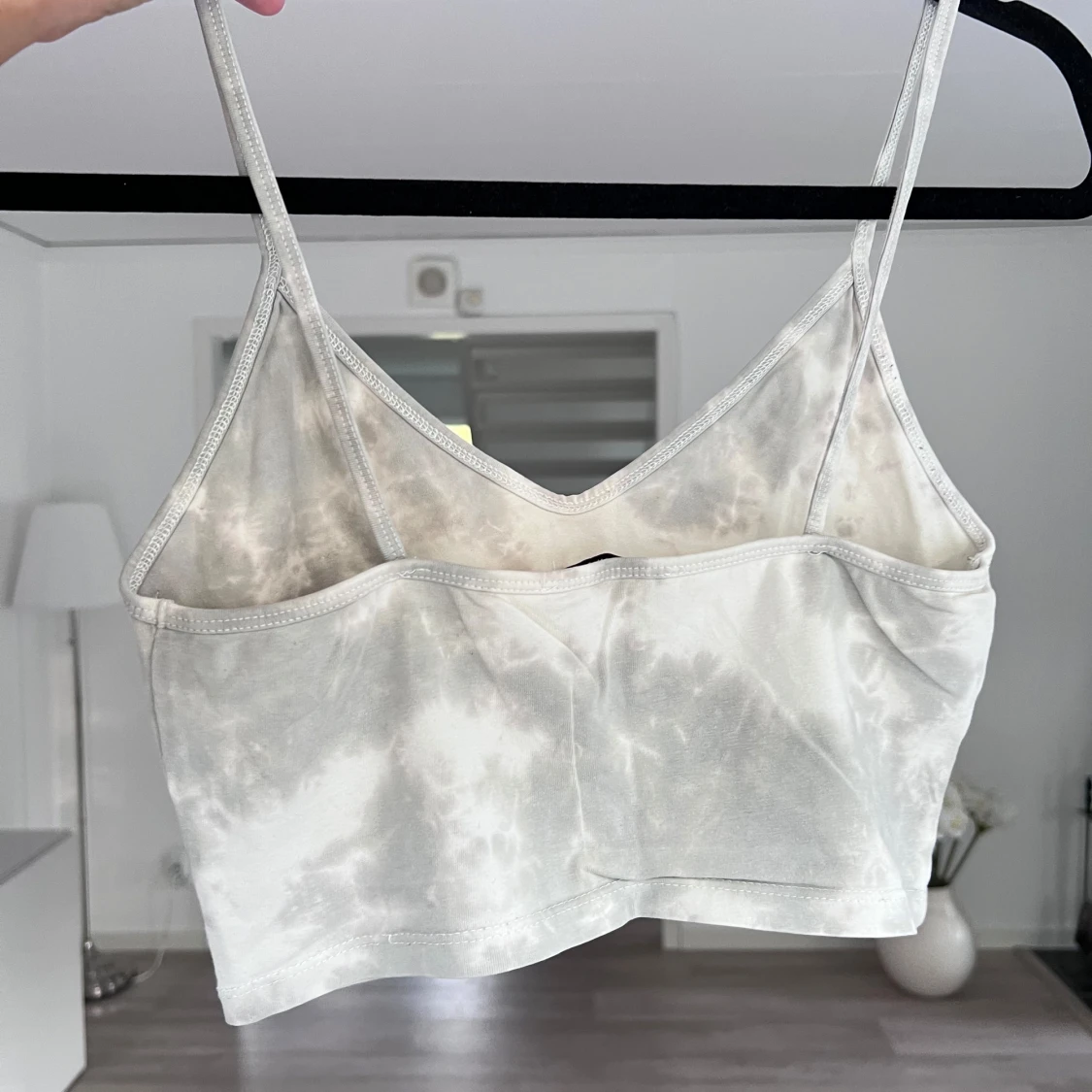 Ljusgrå tie-dye topp från Zara - 2