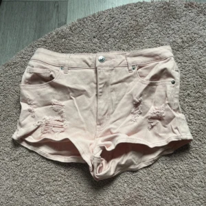 Ljusrosa jeansshorts  - Snygga ljusrosa jeansshorts