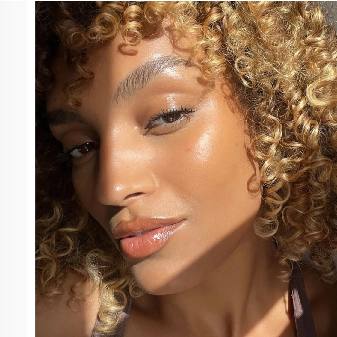 Dew it yourself Glansig highlighter-stick från CAIA ord pris 245kr - 1