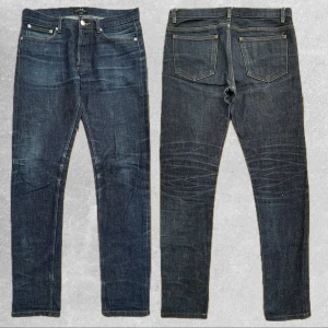 Apc Raw Selvedge Jeans - Säljer nu dessa APC Jeansen med en riktigt sjuk tvätt. Model ”New Petit Standard” sitter Slim. Storlek 30. Mitt pris 849kr, ny pris på ca 2000kr. Väldigt eftertraktade. Hör av dig om undrar något eller vill ha fler bilder. Pris är diskuterbart! Kan fixa mått om det önskas!