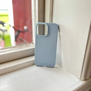 Babyblått skal 🩵 - Ett nytt och oanvänt babyblått silikon skal till iPhone 14 PRO MAX från Holdit. Nypris 199kr! FÖRST TILL KVARN!