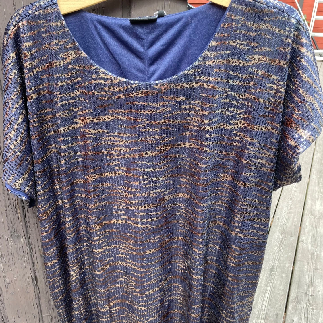 Zizzi paljettklänning i skimrande mönster stl S - 1