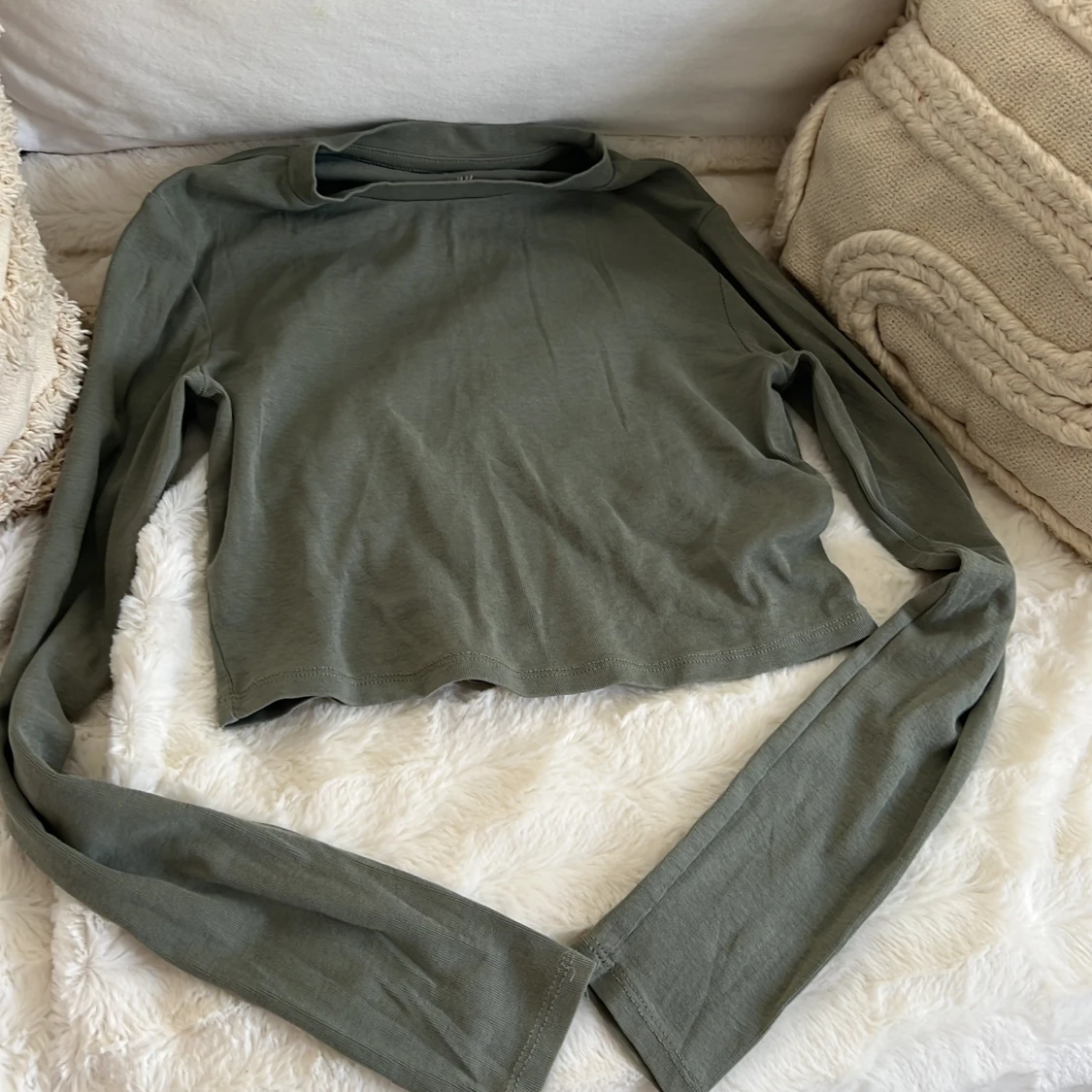 Olivgrön långärmad topp från H&M