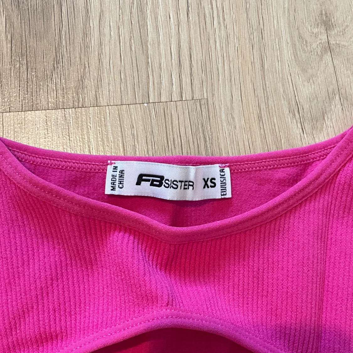 Rosa croppad linnetopp FB Sister XS - 1