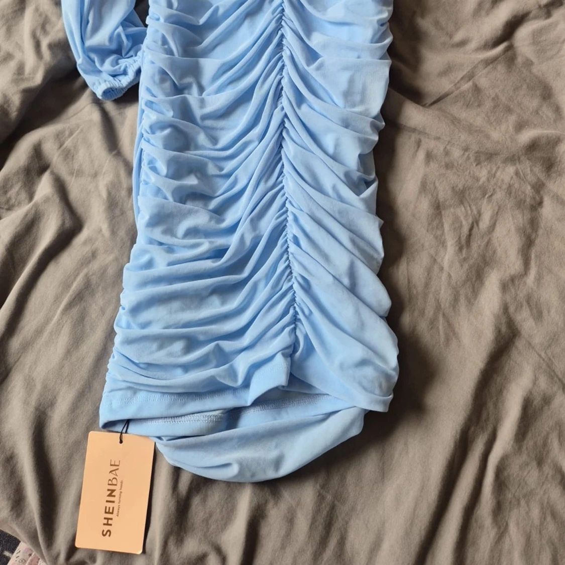 Ljusblå one shoulder kortklänning - 4