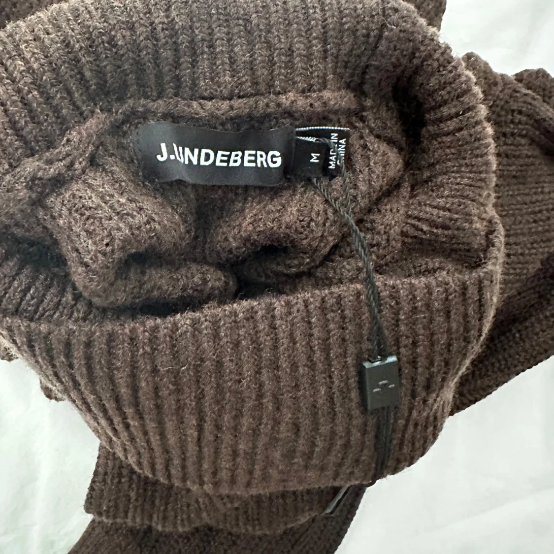 Brun stickad polotröja J.Lindeberg M - 1