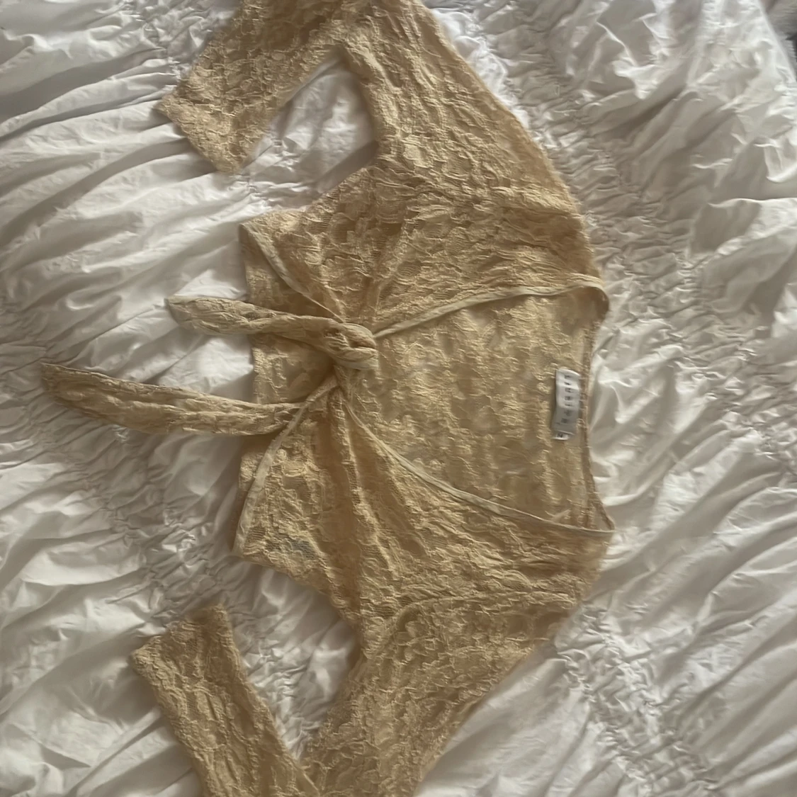 Beige spets bolerotopp från Lauritz