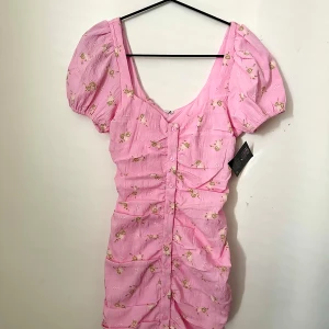 NY Button ruched dress, Nelly.com - Super söt oanvänd klänning från Nelly.com  Nypris 499kr