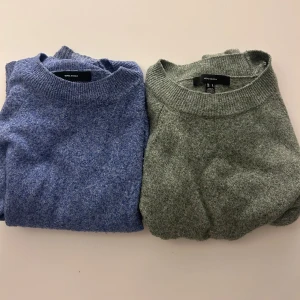 Stickade tröjor - Säljer mina stickade tröjor från Vero  Moda då de inte kommer till användning. Båda är i väldigt bra skick. Pris: 200kr/st eller båda för 300kr 💕