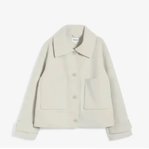 Kort kappa  - Säljer min fina korta kappa från kapphal i storlek S, den är i nyskick!