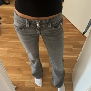 Lågmidjade jeans  - Lågmidjade fina jeans från Gina storlek 158, aldrig använda❣️