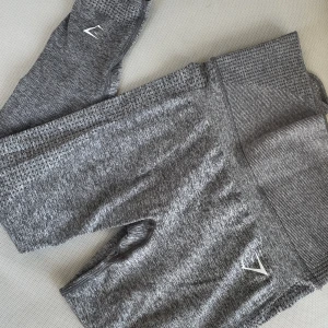Gymshark tights - Tränings tights ifrån gymshark i storlek S. Modellen har scrunch i rumpan. Säljer pga att dem inte kommer till användning. Pris kan diskuteras.