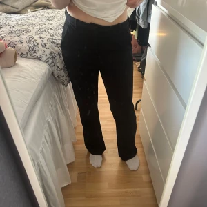 Kostymbyxor Vero Moda - Svarta kostymbyxor från Vero Moda i storlek S. De är i bra skick 