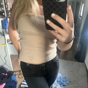 Beige tub topp - Köpt här på plick, kommer ej till användning 