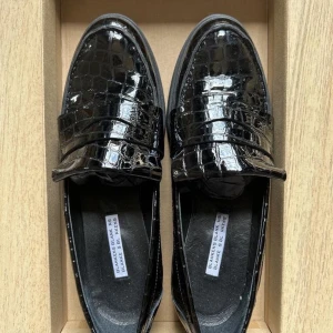 Loafers från Blankens - Perfekta höstloafers från Blankens. Helt oanvända. Missade att skicka tillbaka i tid. Nypris 2800