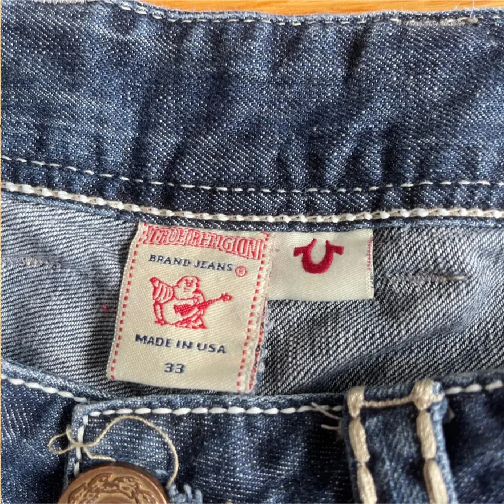 Obs! Lägger upp igen för gratis frakt! Super fina true religion i modell rainbow bobby. Köpta här på Plick men säljer pga för stora för mig. Skriv för frågor❤️. Jeans & Byxor.