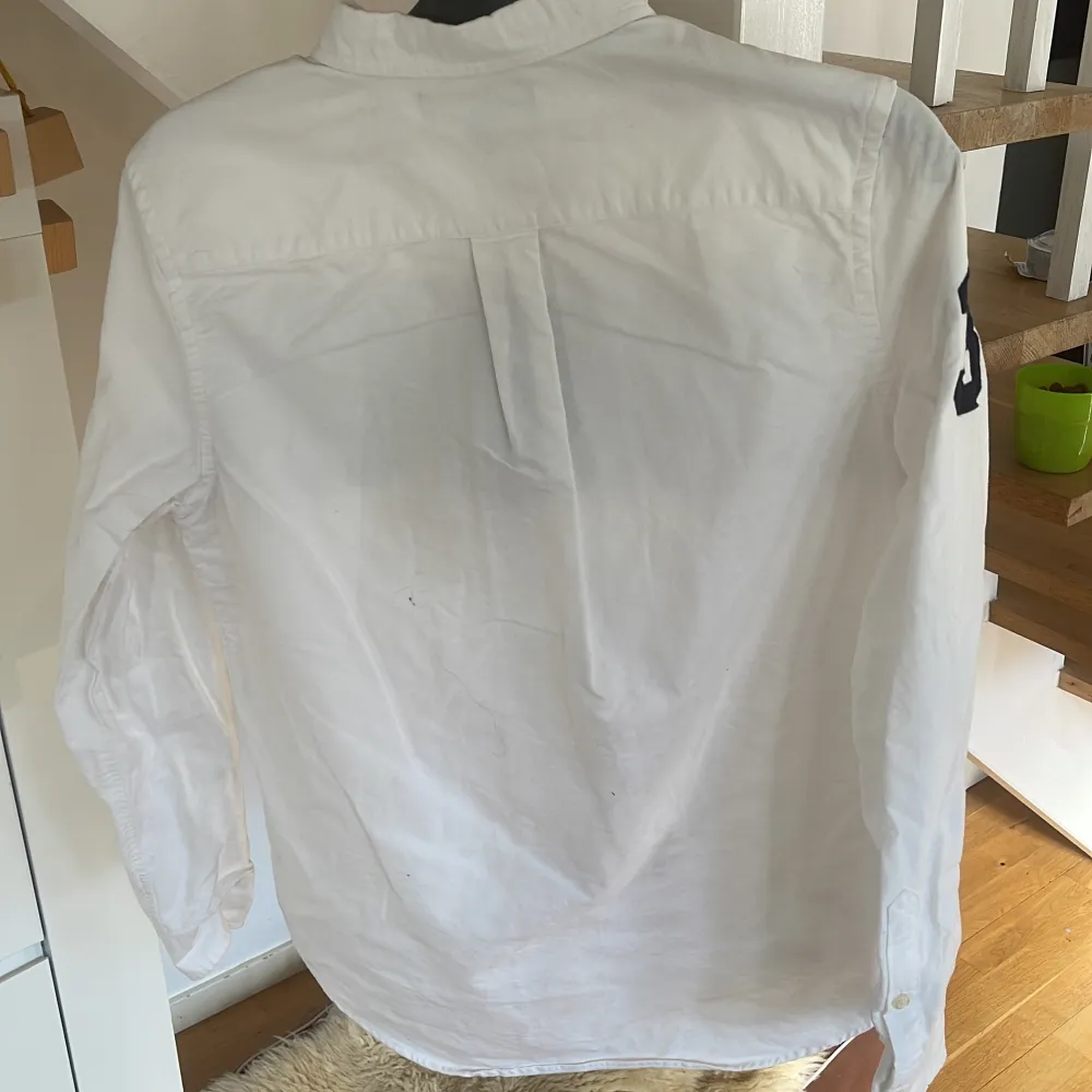 Fin skjorta från Ralph Lauren Strl 18-20/xl (Motsvarande 176/xs) Mycket gott skick . Skjortor.