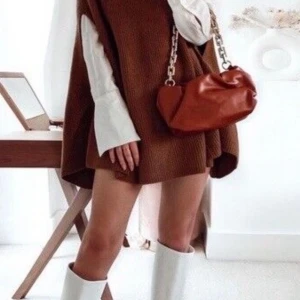 Zara cape - Knappt använd, i super fin skick.