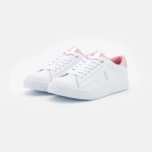 Polo ralph lauren skor rosa - INTRESSEKOLL på mina super snygga skor. Fortfarande helt slutsålda. Barnstorlek 40, lite för trång för mig i bredden. De är använda men är i super skick. Tänkt 500kr om köp. TRYCK EJ PÅ KÖP NU! Rosa saken på skosnöre på ett snöre har försvunnit.