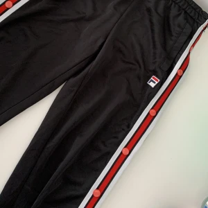 Mjukis byxor  - Fila mjukis byxor 