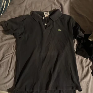 Lacoste Tröja - Lacoste tröja i fint skick pris kan diskuteras 