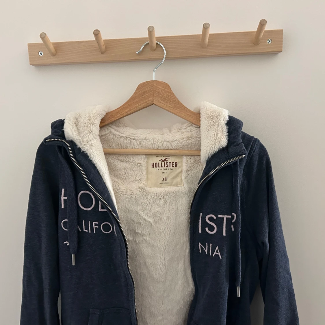 Mysig & mjuk kofta från Hollister - 91