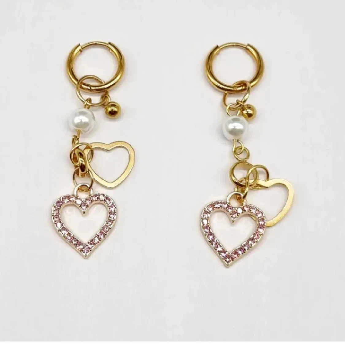 Guldörhängen med hjärtan och pärlor - 1