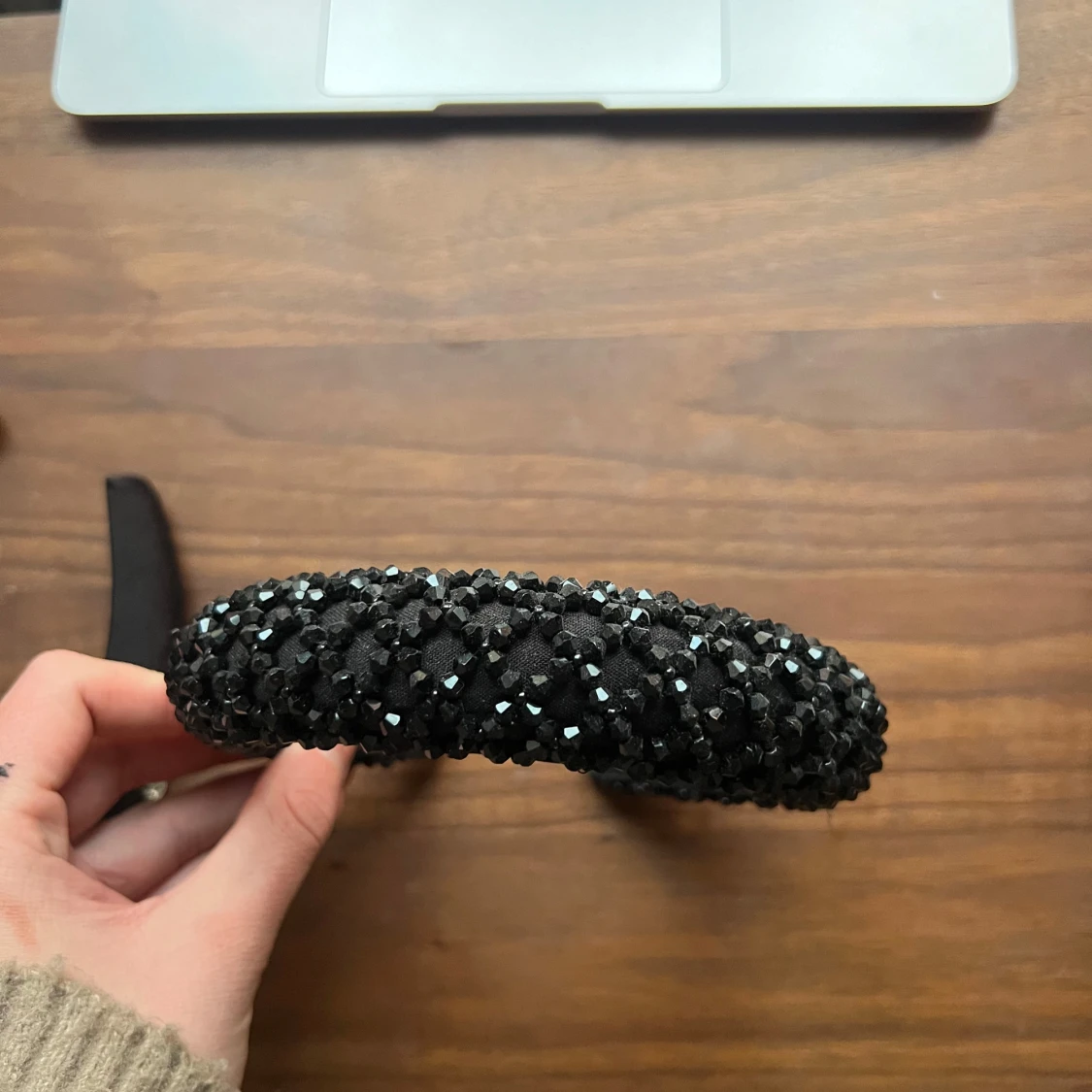 Svart diadem med stenar - 90