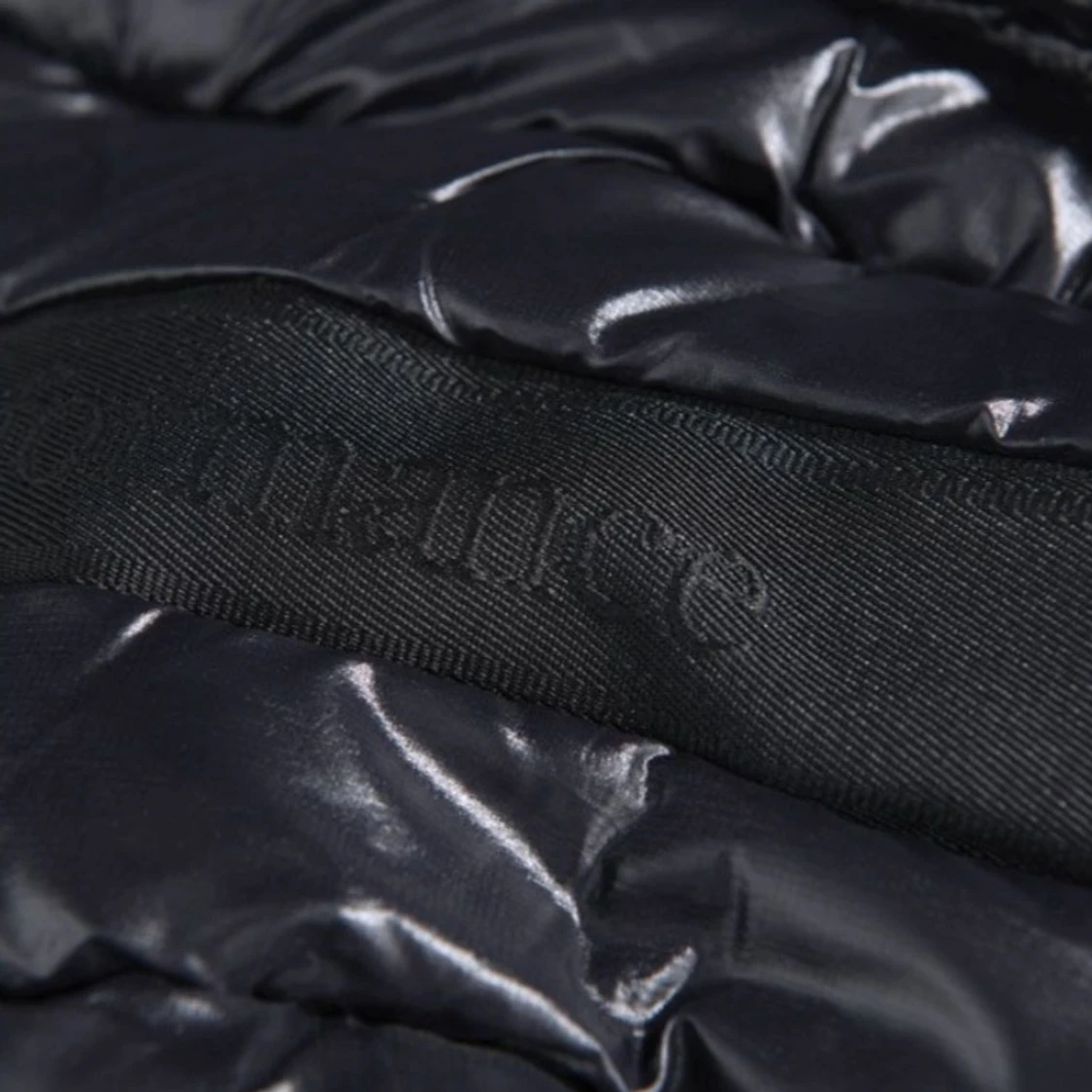 Svart pufferjacka från Peak Performance - 2