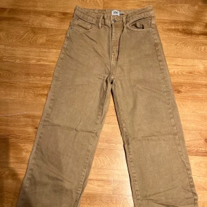 Jeans från lager 157 - Jeans från lager 157 som är använda 2 gånger så dom är som nya i skicket. Storlek M, 200kr. Kan mötas upp och frakta💞