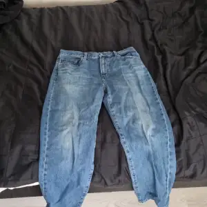 Bagge jeans korta i benen waist 29 inches